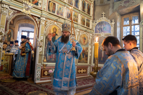 Архиерейская Божественная литургия