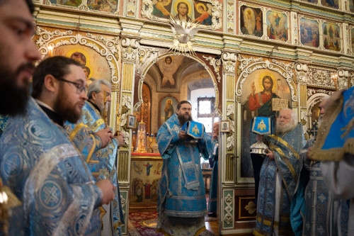 Архиерейская Божественная литургия