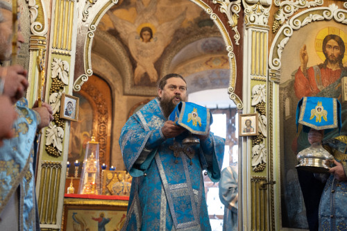 Архиерейская Божественная литургия