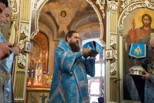 Архиерейская Божественная литургия