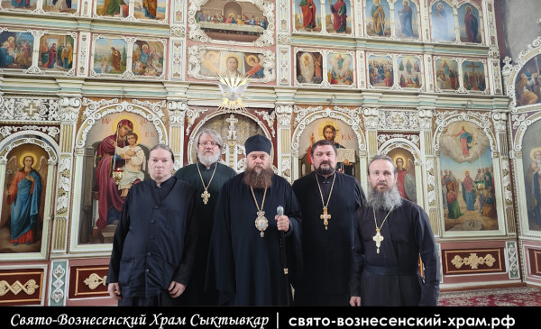 Встреча Епископа Филиппа в Свято-Вознесенском храме в Сыктывкаре